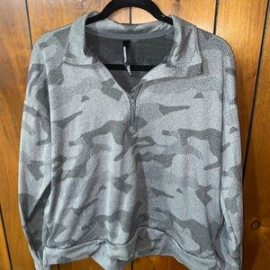 Mondetta Gray Camouflage Pullover